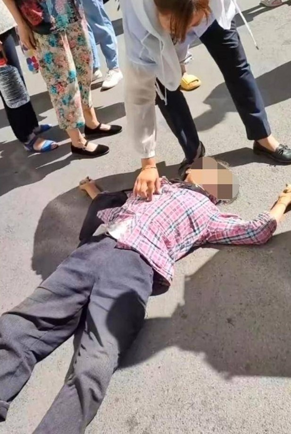 顾客未付钱被气死，对方要负责任吗