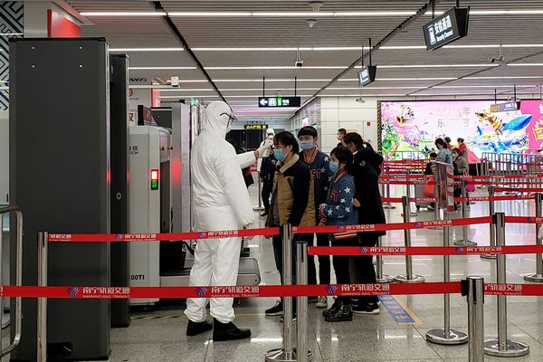 法律科普 | 疫情中，“一刀切”等乱象如何整治？