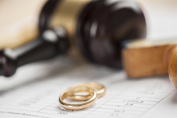 离婚案件中，夫妻分居2年如何认定