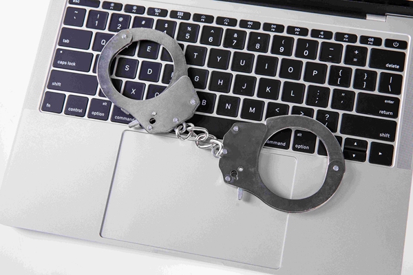 法律科普 | 警惕帮信罪，不要被无知害了
