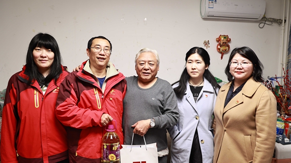 中恒信党建 | 中恒信律师事务所携手道家园社区立冬日慰问困难户、老党员